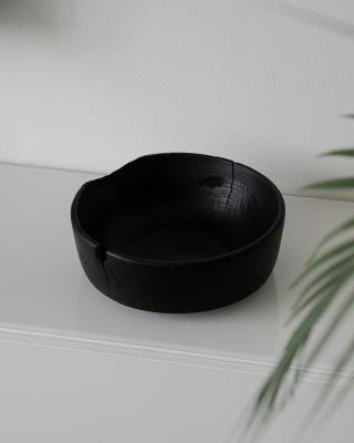 BLACK BOWL Soustružená mísa z višně opálená metodou #shousugiban . Tato černá kráska se bude vyjímat na vašem jídelním,...